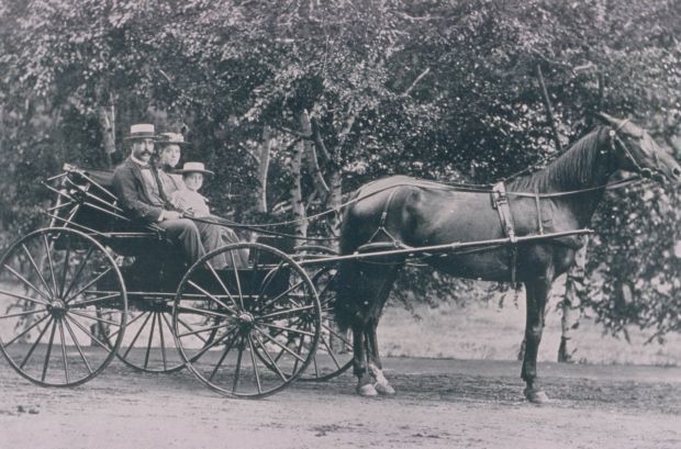 Riding in 1932